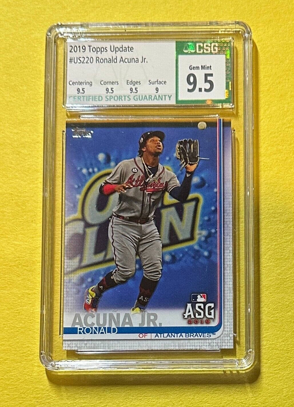 Ronald Acuna Jr. Autographed 2019 Topps Update Card #US220