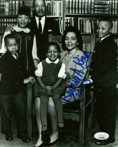 BERNICE KING SIGNED AUTOGRAPH 8X10 PHOTO – MARTIN LUTHER KING JR DAUGHTER W/ JSA
 COLLECTIBLE MEMORABILIA
