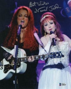 NAOMI JUDD SIGNED AUTOGRAPH 8X10 PHOTO – THE JUDDS, COUNTRY MUSIC STAR W/ BAS COLLECTIBLE MEMORABILIA