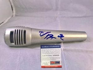 LEVEON BELL AUTOGRAPHED HAND SIGNED MICROPHONE PITTSBURGH STEELERS PSA DNA CERT COLLECTIBLE MEMORABILIA