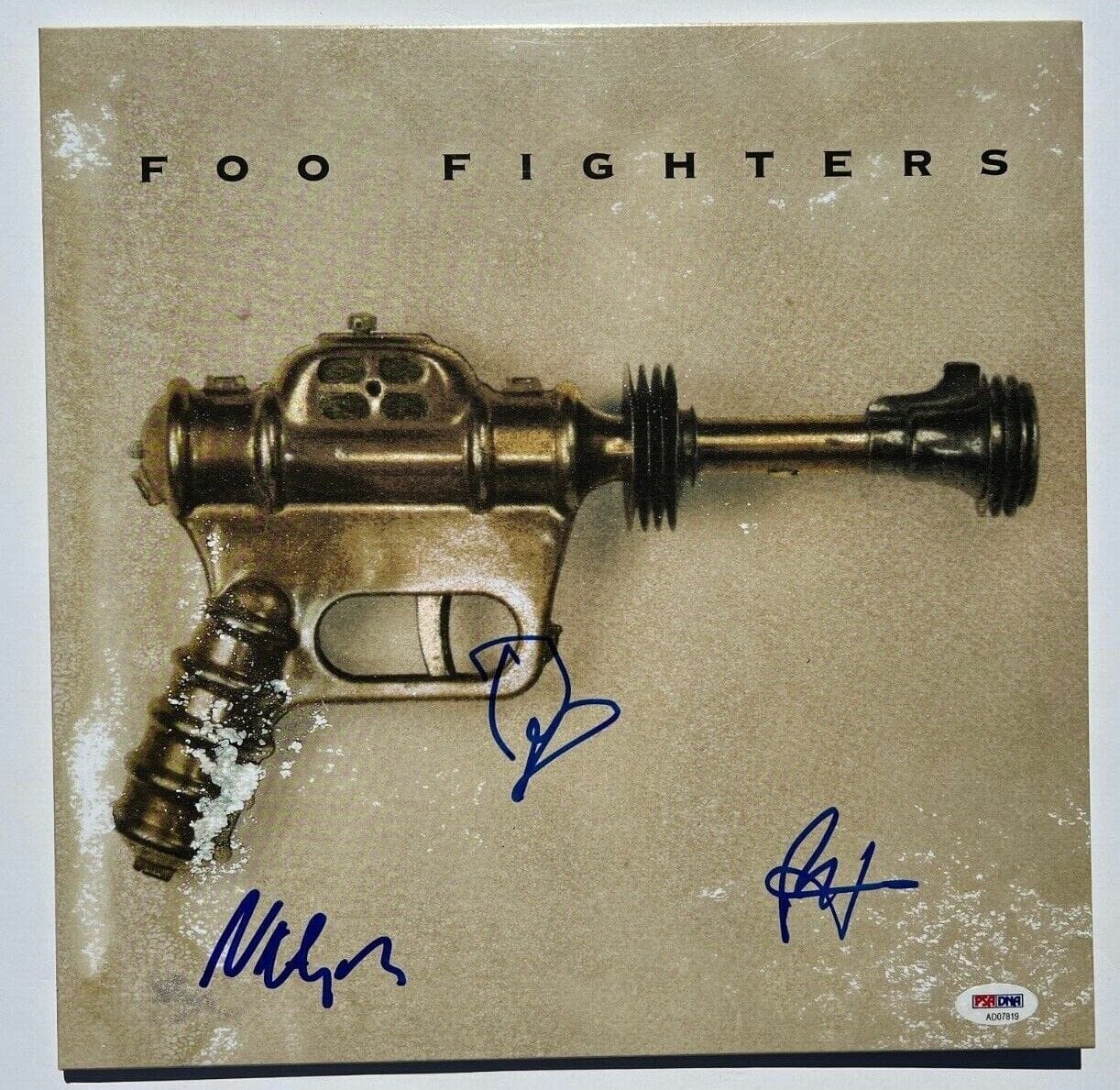 FOO FIGHTERS SIGNED SELF TITLED GUN VINYL RECORD DAVE GROHL TAYLOR HAWKINS JSA COLLECTIBLE MEMORABILIA