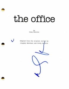 MINDY KALING SIGNED AUTOGRAPH THE OFFICE FULL PILOT SCRIPT – KELLY KAPOOR RARE! COLLECTIBLE MEMORABILIA