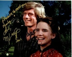 MELISSA GILBERT AND ALISON ARNGRIM SIGNED 8×10 LITTLE HOUSE ON THE PRAIRIE PHOTO COLLECTIBLE MEMORABILIA