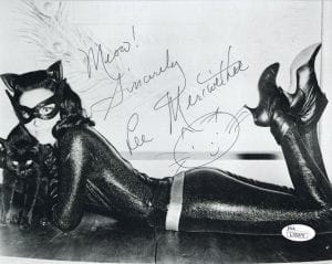 LEE MERIWETHER HAND SIGNED 8×10 PHOTO SEXY POSE AS CATWOMAN JSA COLLECTIBLE MEMORABILIA