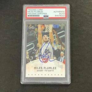 2012-13 LEAF BASKETBALL #MP1 MILES PLUMLEE SIGNED CARD AUTO PSA SLABBED COLLECTIBLE MEMORABILIA