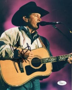 GEORGE STRAIT HAND SIGNED 8×10 COLOR PHOTO AWESOME IN CONCERT POSE JSA COLLECTIBLE MEMORABILIA