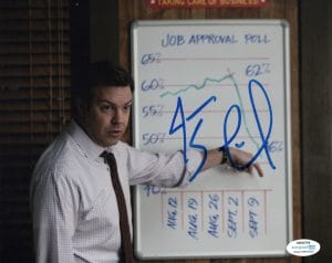 JASON SUDEIKIS AUTOGRAPHED SIGNED 8×10 HORRIBLE BOSSES JOB APPROVAL POLL PHOTO
 COLLECTIBLE MEMORABILIA